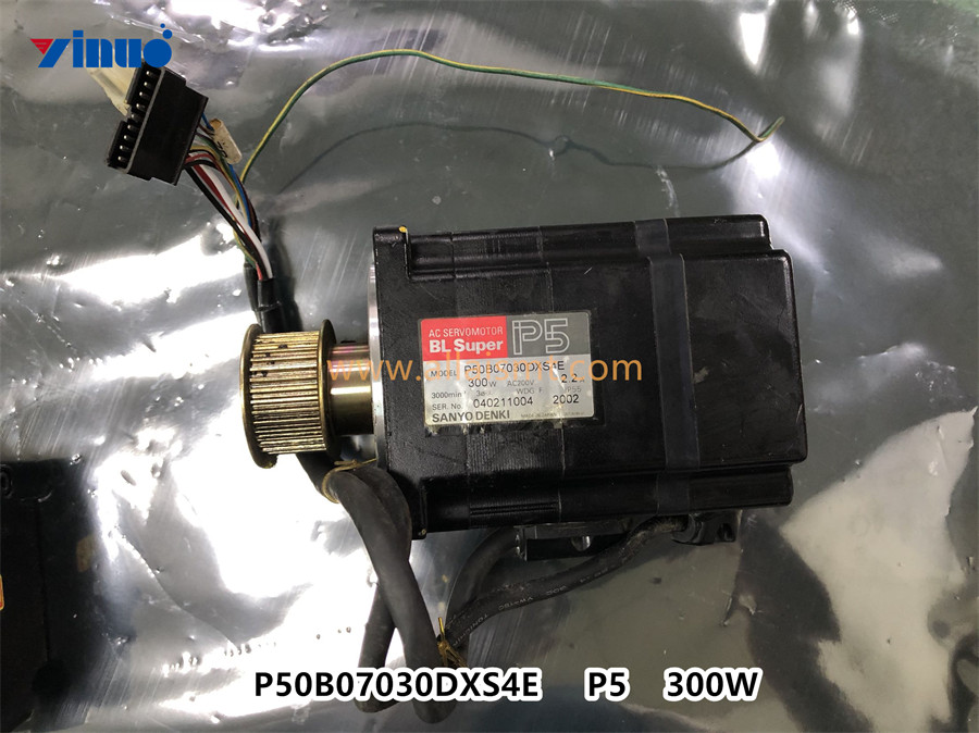 P50B07030DXS4E Servo Motor P5 300W