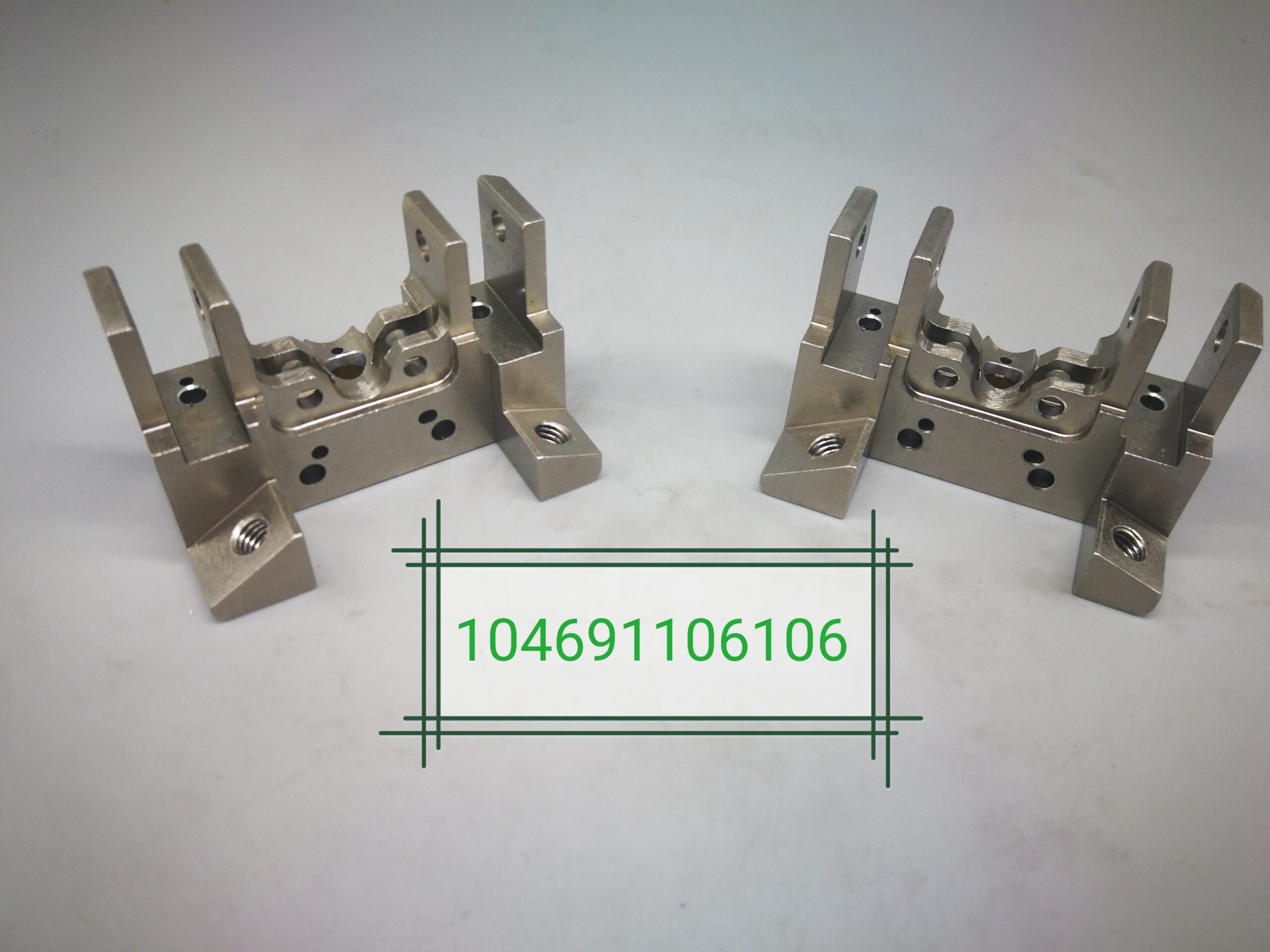 CYLINDER BLOCK 104691106106