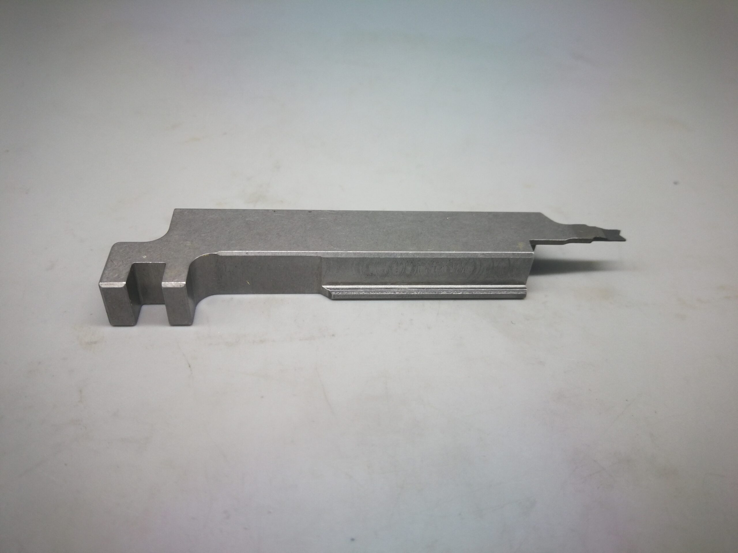 N210044353AA 104131001801 PUSHER